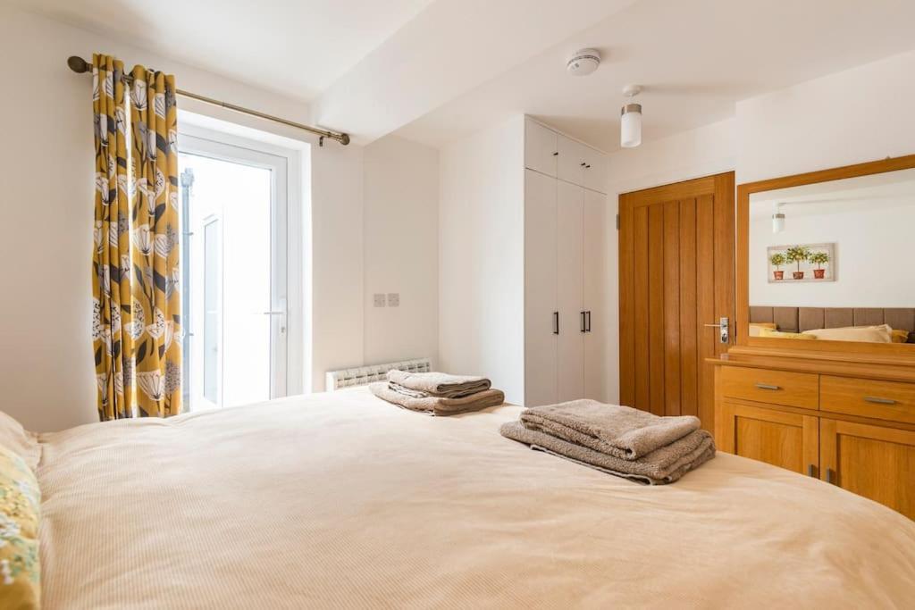 Comfortable Flat Close To The *